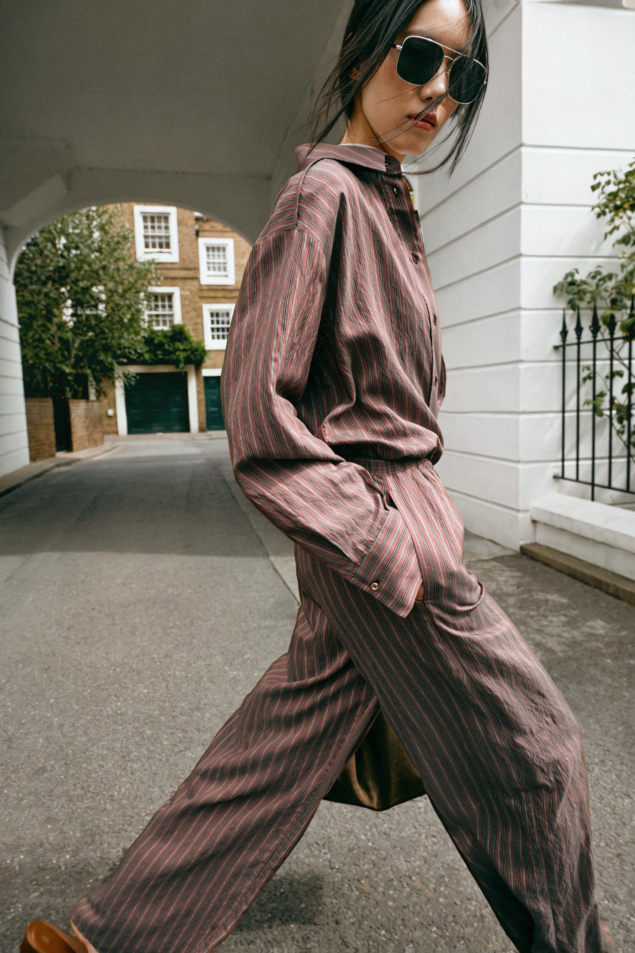 STRIPED WIDE-LEG PANTS